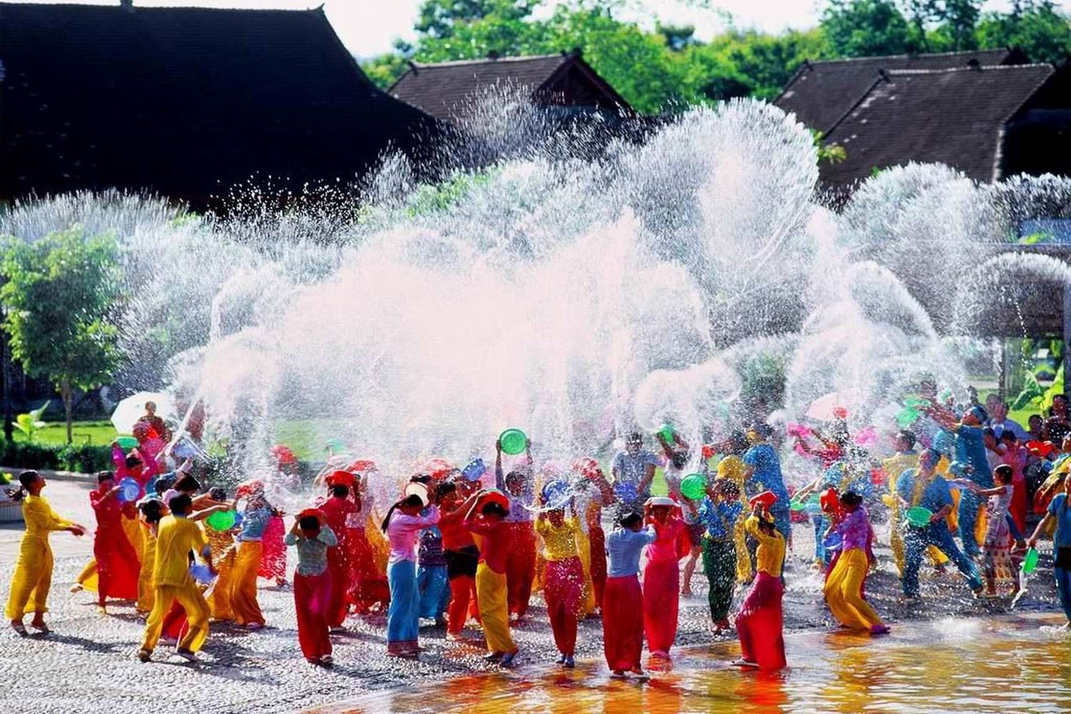 Trải nghiệm những nét độc đáo của lễ hội té nước ở Thái Lan